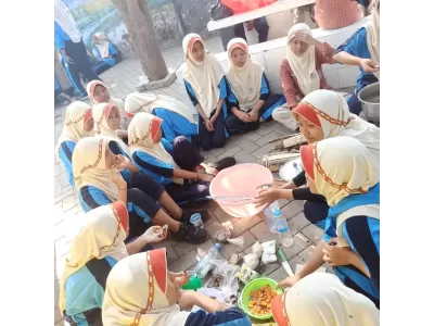 Kegiatan PMR : Produksi Jamu Toga